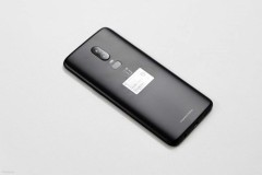 Đập hộp và trên tay OnePlus 6 phiên bản đen mờ