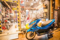 PCX 150 độ mang nét đẹp lạnh lùng bên khối đồ chơi giá trị