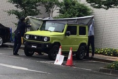 Bắt gặp Suzuki Jimny đơn độc "lang thang" trên đường phố