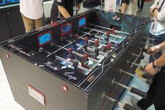 Xuất hiện thùng máy PC kiêm bàn banh "không dụng hàng"