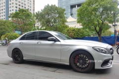 Bắt gặp Mercedes-AMG C63 S Edition 1 trên phố Sài Gòn