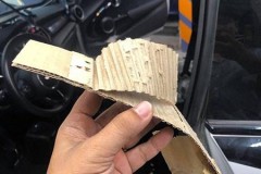 Mini Cooper S có xuất sứ Anh Quốc bên trong toàn giấy các tông