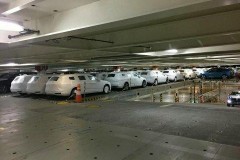 Một lô xe BMW đã bất ngờ trở thành "nạn nhân" của bão cát