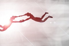 Thử ngay Don't Let Go - Việc gì phải "chạy" khi mà bạn có thể thả rơi một cách bất tận