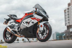 BMW S1000RR vẻ đẹp nguyên thủy dưới ống kính nghệ thuật