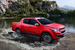 Chevrolet Colorado 2018 có giá bán từ 651 triệu đồng
