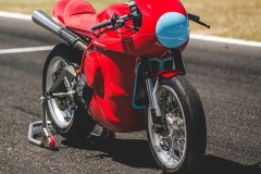 DUCATI SCRAMBLER RACER bản độ tuyệt phẩm theo phong cách siêu xe Ferrari 250LM