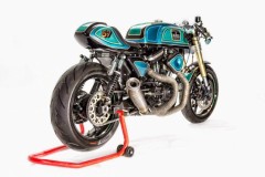 Harley Davidson Sportster 883 bản độ Cafe Racer đến từ Matt Black Customs