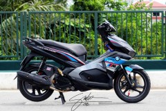 Honda Air blade 125 độ nhẹ nhàng của chàng trai trẻ