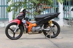 Honda Blade 110 phiên bản đường đua với tuyệt phẩm' lá vàng rơi'