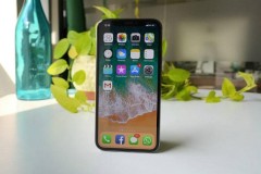 iPhone LCD 6.1 inch sẽ không được bán cho đến tháng 10