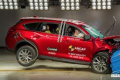 Mazda CX-8 2018 xuất sắc vượt qua các bài thử nghiệm an toàn!