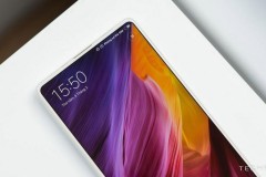 Xuất hiện hình ảnh thực tế của Mi MIX 3 với bốn viền bezel mỏng