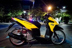 Vario 150 độ dàn chân mỏng không tưởng của dân chơi Sài Gòn