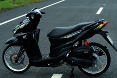 Vario 150 độ - nét đẹp mới lạ khi được hạ bánh căm