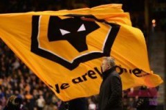 Wolverhampton in logo sàn Crypto CoinDeal lên áo đấu của đội tuyển!