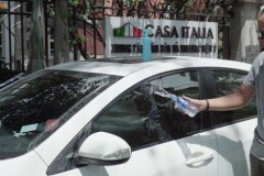 Xử lý nước mưa bám trên gương chiếu hậu chỉ với 12.000 đồng