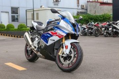 BMW S1000RR 2018 đậm phong cách thể thao cùng động cơ mạnh mẽ