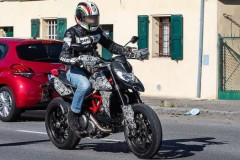 Lộ diện hình ảnh Ducati Hypermotard 2019 chạy thử nghiệm trên phố Châu Âu