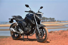 Xe côn tay hầm hố ‘đẹp long lanh’ giá 40 triệu đồng tại Ấn Độ