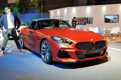 BMW mang nhiều mẫu xe mới giới thiệu đến khách hàng ở Singapore
