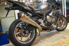 BMW S1000RR độ trở nên lôi cuốn hơn với dàn option danh giá