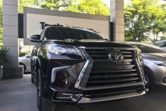 Toyota Fortuner bản máy dầu, số tự động 1 cầu sau khi thêm phụ kiện 100 triệu đồng