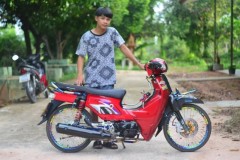 Cub Fi độ bao chất trên đất Thái của cậu học sinh trung học