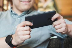 Đánh giá Xiaomi POCO F1: Khi cấu hình cao cấp có mức giá tầm trung