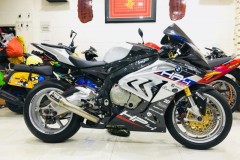 Diện kiến siêu phẩm BMW S1000RR của Biker đình đám Sài Thành