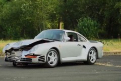 Đống sắt vụn Porsche nát đầu có giá tới nửa triệu đô la