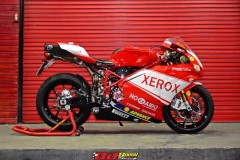 Ducati 749R mô tô huyền thoại Ý hồi sinh với phong cách tem đấu Xerox