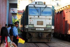 Đường sắt méo mặt vì hàng nghìn toa xe, đầu máy sắp thành sắt vụn