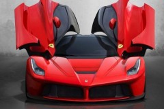 Ferrari lãi đến 80.000 USD mỗi xe bán ra thị trường trong năm nay