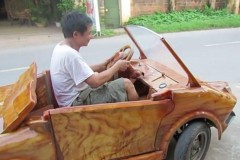 ‘Siêu xe’ Lamborghini làm từ gỗ lưu thông trên đường