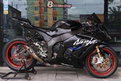 Kawasaki ZX-10R bản nâng cấp với trang bị đặc biệt thửa từ đường đua