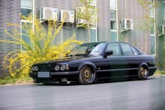 Chiêm ngưỡng hình ảnh BMW 5 series E34 "độ" đầy hoang dã