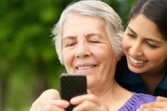 5 smartphone phù hợp dùng để tặng bố mẹ trong ngày lễ Vu Lan