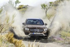 Độ sâu mực nước tối đa cho phép đối với xe GLC là 30cm