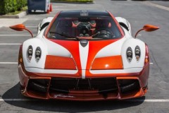Huayra Lampo mới chỉ chạy có 8km được rao bán