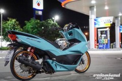 PCX 150 độ mang gam màu xanh ngọc bích trẻ trung, sang trọng