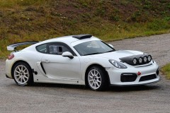 Porsche Cayman GT4 Clubsport dẫn đầu đoàn đua ADAC Rallye Deutschland