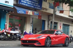 Gặp lại Ferrari F12 Berlinetta độ DMC của Cường Đô La trên phố