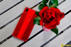 Những smartphone màu đỏ dành cho fan của đội tuyển U23 Việt Nam
