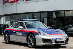 Chiêm ngưỡng những chiếc xe cảnh sát siêu sang trên thế giới