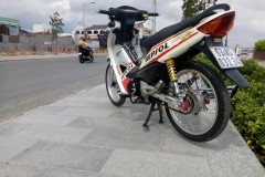 Wave độ dàn chân Nissin thả hồn bên con đường chiều nắng buồn