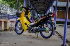 Wave S110 độ những món đồ chơi hiện đại kèm bộ áo màu đen vàng