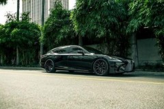 Lexus LS độ mang vẻ ngoài mạnh mẽ nhưng vẫn sang trọng và đẳng cấp