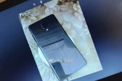 Xiaomi Mi Mix 3 lộ diện hình ảnh trên tay người dùng