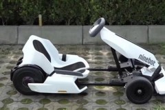 Với giá khoảng 438 USD kèm Ninebot, bạn sẽ có một chiếc xe Gokart chính hiệu